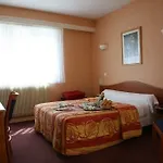 Hotel Logis De La Rose Doué-la-Fontaine