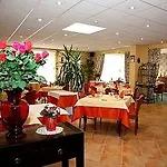Hotel Logis De La Rose 3*