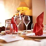 Logis De La Rose Hotel