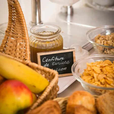 Ξενοδοχείο Logis De La Rose 3*