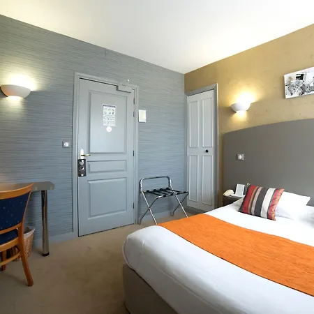 ホテル Logis De La Rose 3*