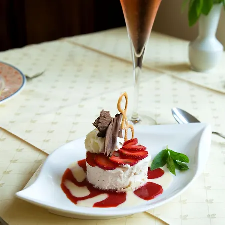 Logis De La Rose Hotel Doué-la-Fontaine