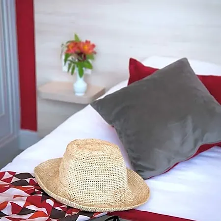 Logis De La Rose Hotel 3*