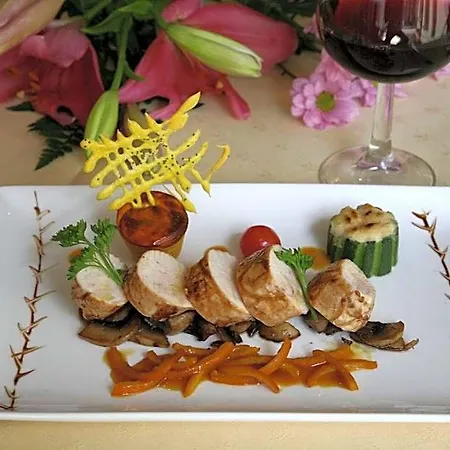 Hotel Logis De La Rose 3*