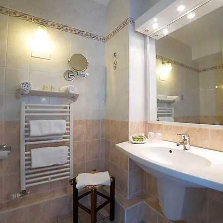 Logis De La Rose Hotel 3*