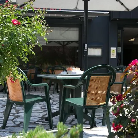 Hotel Logis De La Rose Doué-la-Fontaine