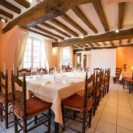 Hotel Logis De La Rose 3*