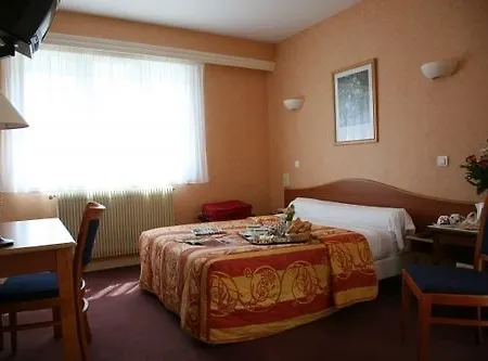 Hotel Logis De La Rose Doué-la-Fontaine