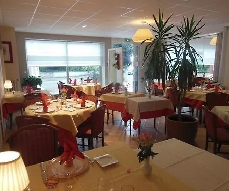 Logis De La Rose 3* デュエ・ラ・フォンテーヌ