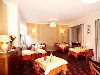 Logis De La Rose Hotel 3*