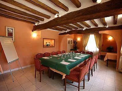 Logis De La Rose ホテル