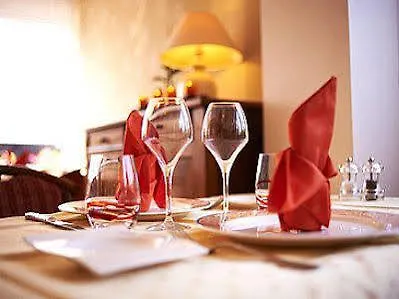 Logis De La Rose Hotel